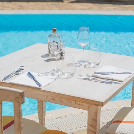 Hotel With Swimming Pool In