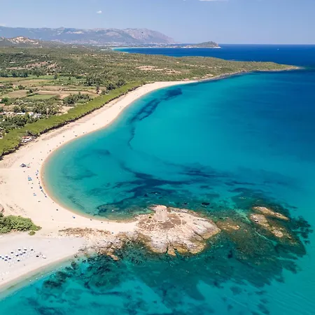 With Swimming Pool In 酒店 *