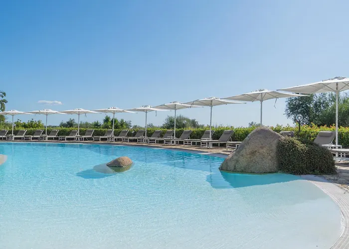 With Swimming Pool In 巴里萨尔多